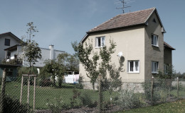 03_půvoní vila s asymetrickými okny